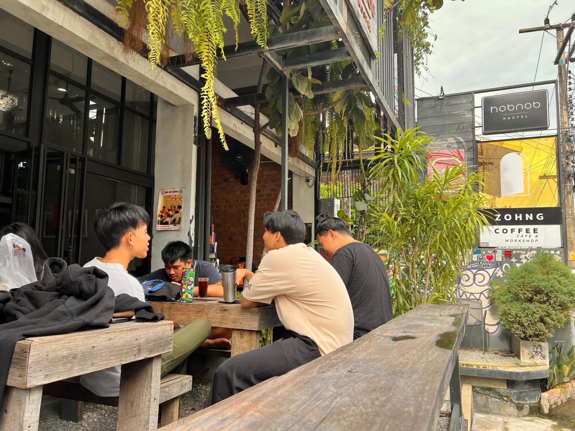 Hobnob Hostel (Adults Only) Chiang Mai Extérieur photo